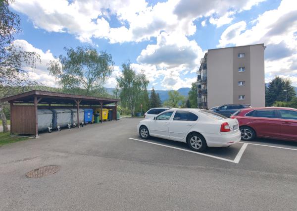 2-IZBOVÝ BYT S BALKÓNOM a GARÁŽOU – LIPTOVSKÝ PETER