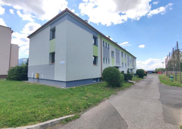 2-IZBOVÝ BYT S BALKÓNOM a GARÁŽOU – LIPTOVSKÝ PETER