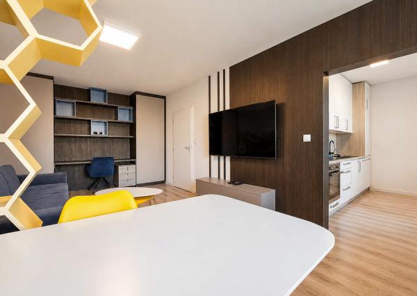 MODERNÝ 2-IZBOVÝ BYT S PARKOVACÍM MIESTOM V CENTRE LIPTOVSKÉHO MIKULÁŠA