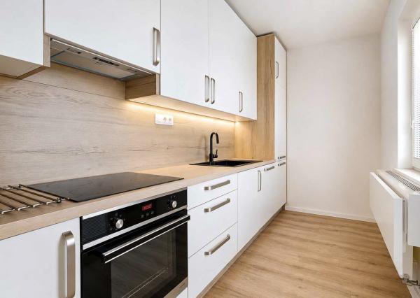 MODERNÝ 2-IZBOVÝ BYT S PARKOVACÍM MIESTOM V CENTRE LIPTOVSKÉHO MIKULÁŠA