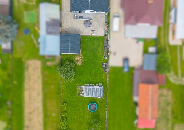 Family house in a quiet area of Dovalovo with a stream