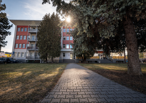 Prenájom Útulný 2-izbový byt s balkónom a parkovacím miestom