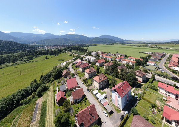 Byt s garážou a záhradou v pokojnej lokalite, Liptovský Peter
