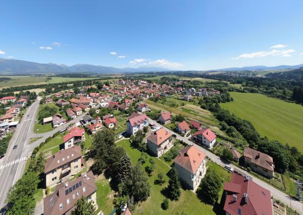 Byt s garážou a záhradou v pokojnej lokalite, Liptovský Peter
