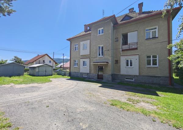 Byt s garážou a záhradou v pokojnej lokalite, Liptovský Peter