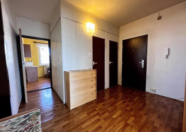 Prenájom priestranný 4-izbový byt s výmerou 79,8 m² centrum