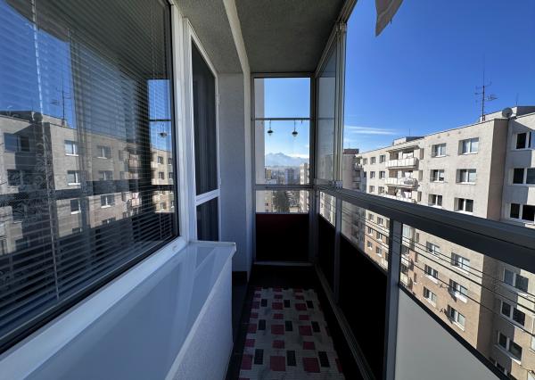 Prenájom priestranný 4-izbový byt s výmerou 79,8 m² centrum