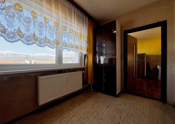 Prenájom priestranný 4-izbový byt s výmerou 79,8 m² centrum