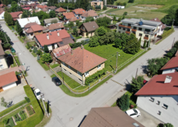 RD s pozemkom 1099m² v Demänovej – skvelá investícia