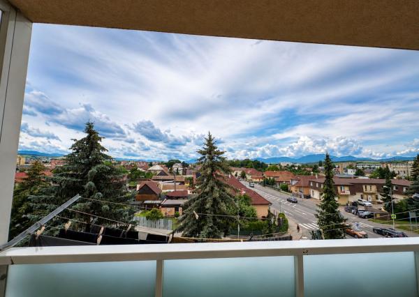 NA PREDAJ 4-izbový byt s balkónom, Liptovský Mikuláš – 77 m²