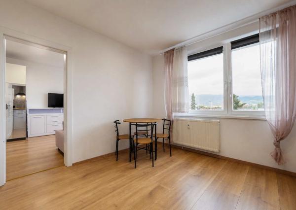 NA PREDAJ Moderný 1-izbový byt v centre Liptovského Mikuláša