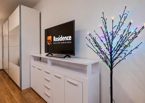 NA PREDAJ Moderný 1-izbový byt v centre Liptovského Mikuláša