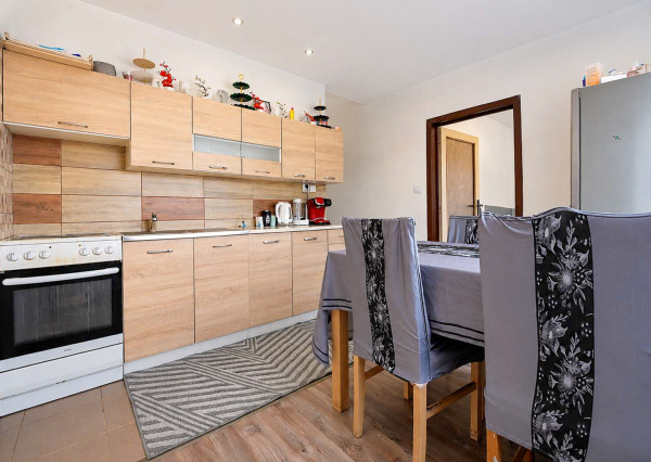NA PREDAJ 4-izbový byt s balkónom, Liptovský Mikuláš – 77 m²