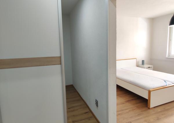 MODERN & FULLY RENOVATED 2-ROOM APARTMENT FOR RENT