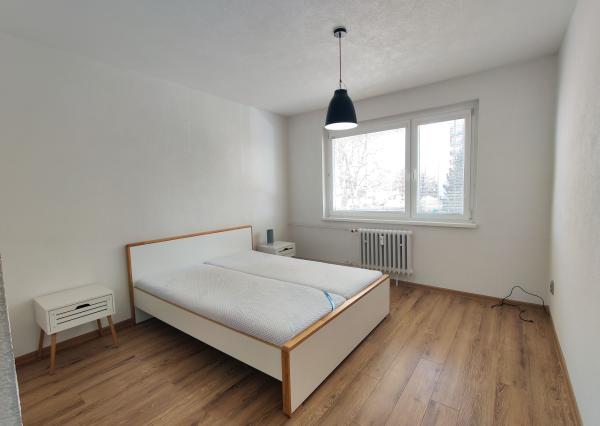 MODERN & FULLY RENOVATED 2-ROOM APARTMENT FOR RENT