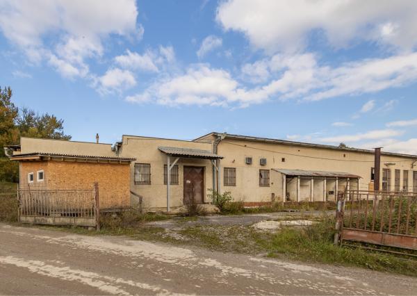 Na predaj výrobný a skladový objekt (1 150 m²), Lisková