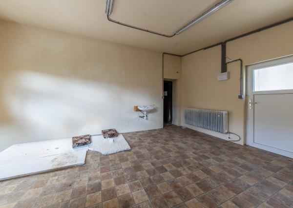 Na predaj výrobný a skladový objekt (1 150 m²), Lisková