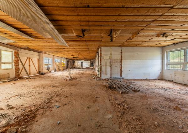 Na predaj výrobný a skladový objekt (1 150 m²), Lisková