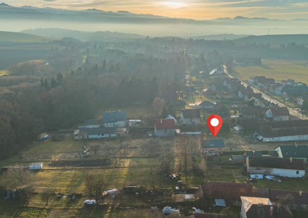 ZNÍŽENÁ CENA | 2 152 m² pozemok + hrubá stavba v obci Žiar