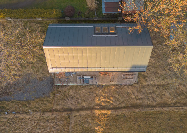 ZNÍŽENÁ CENA | 2 152 m² pozemok + hrubá stavba v obci Žiar