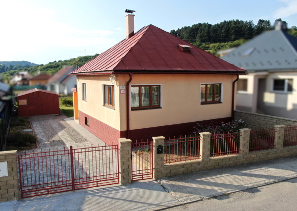 Rodinný dom s pekným pozemkom – Liptovský Mikuláš