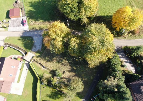 STAVEBNÝ POZEMOK V LAZISKU S PROJEKTOM RODINNÉHO DOMU | 569 m²