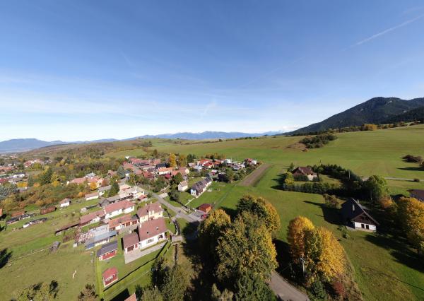 STAVEBNÝ POZEMOK V LAZISKU S PROJEKTOM RODINNÉHO DOMU | 569 m²