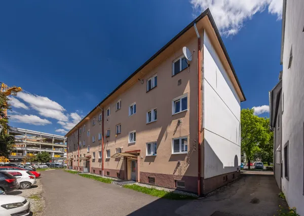 PRENÁJOM: Dvojizbový zrekonštruovaný byt v úplnom centre LM