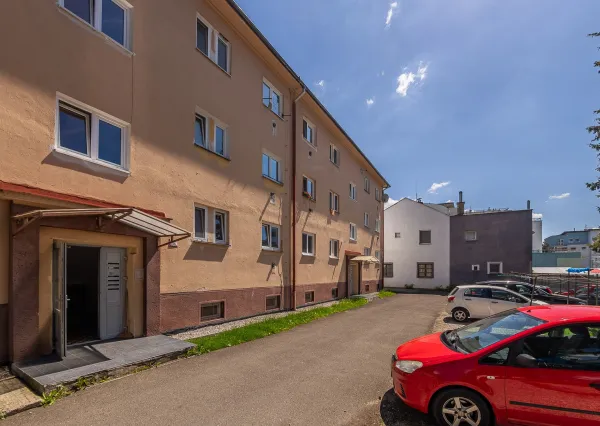 PRENÁJOM: Dvojizbový zrekonštruovaný byt v úplnom centre LM