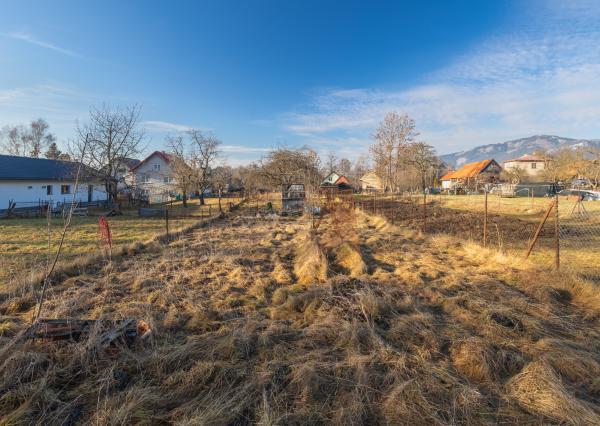 EXKLUZÍVNE | Veľkorysý stavebný pozemok 2 152 m² v obci Žiar