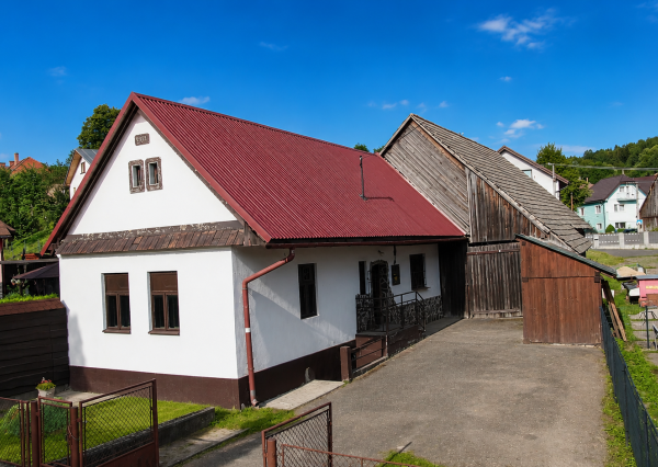 Rodinný dom s hospodárskou budovou v Jakubovanoch za cenu bytu