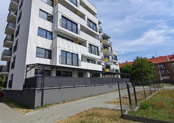 Prenájom: 2-izb. byt s terasou a parkovaním, Hurbanova, LM