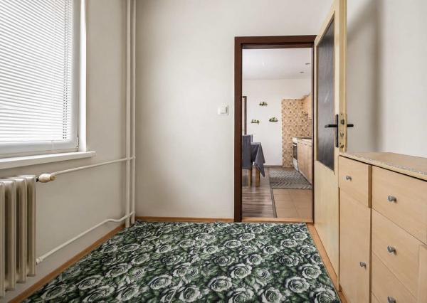 NA PREDAJ: 4-izbový byt s balkónom, Liptovský Mikuláš – 77 m²