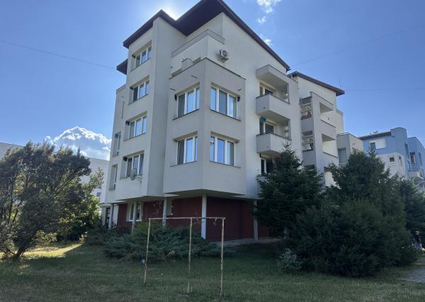 Priestranný 4-izbový mezonet s 3 balkónmi v tichej lokalite Liptovského Mikuláša (Palúdzka)