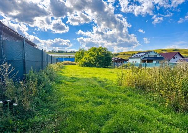 Stavebný pozemok pre rodinný dom v obci Svätý Kríž (1 013 m²)