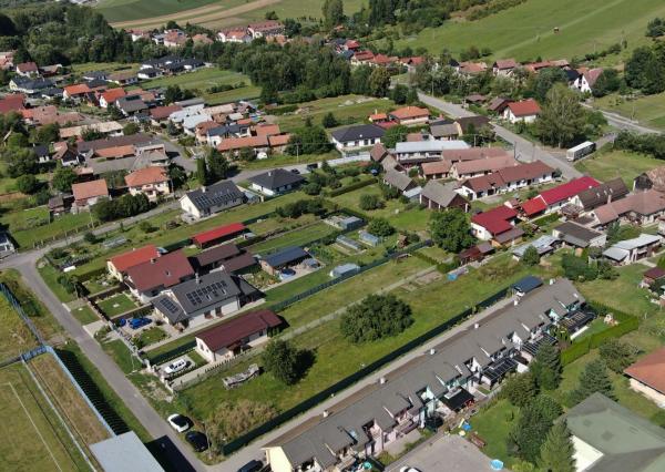 Stavebný pozemok pre rodinný dom v obci Svätý Kríž (1 013 m²)
