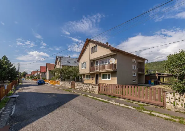 Na predaj: Priestranný 5-izbový rodinný dom s veľkým pozemkom (1250 m²) v Podturni