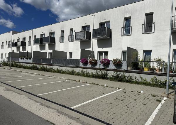 Luxusný 2-izbový byt s veľkolepou terasou a parkovaním v novostavbe