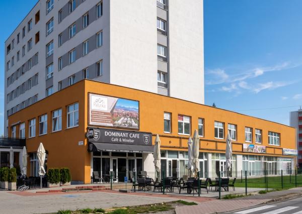 Zariadená kaviareň na prenájom, centrum Liptovský Mikuláš