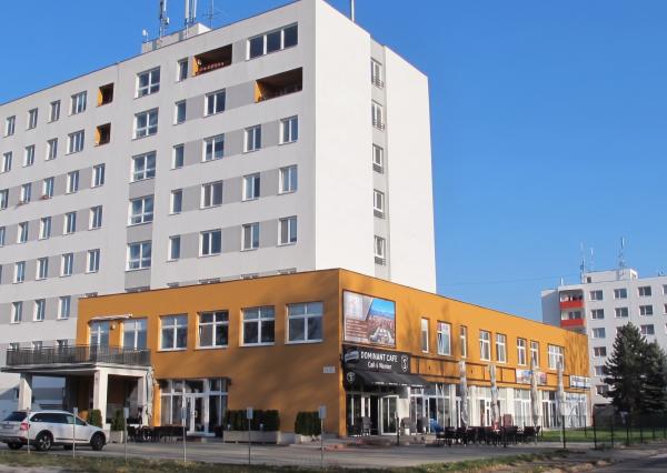 Zariadená kaviareň na prenájom, centrum Liptovský Mikuláš