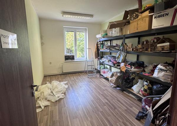 PRENÁJOM: Priestranné obchodné a administratívne priestory blízko centra Liptovského Mikuláša