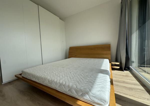Svetlý 3-izbový novostavbový byt s veľkým balkónom a parkovaním