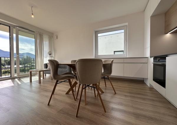 Svetlý 3-izbový novostavbový byt s veľkým balkónom a parkovaním