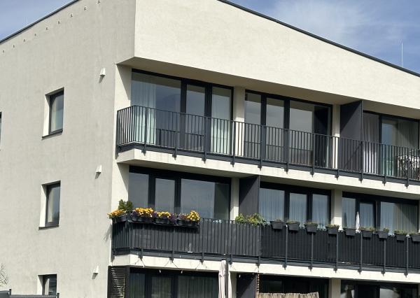 Svetlý 3-izbový novostavbový byt s veľkým balkónom a parkovaním