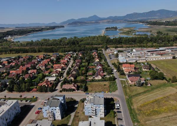 Priestranný 5-izbový mezonet | 137 m² + TERASA | 3 BALKÓNY | GARÁŽ
