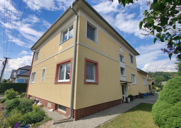 Byt v centre mesta s komfortom domu, záhradou a garážou