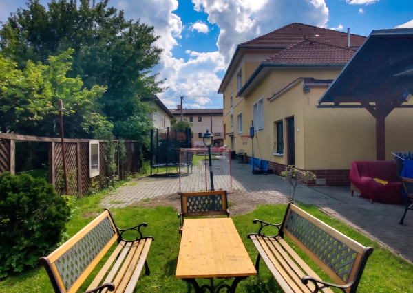 Byt v centre mesta s komfortom domu, záhradou a garážou