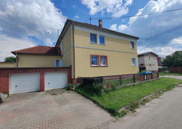 Byt v centre mesta s komfortom domu, záhradou a garážou