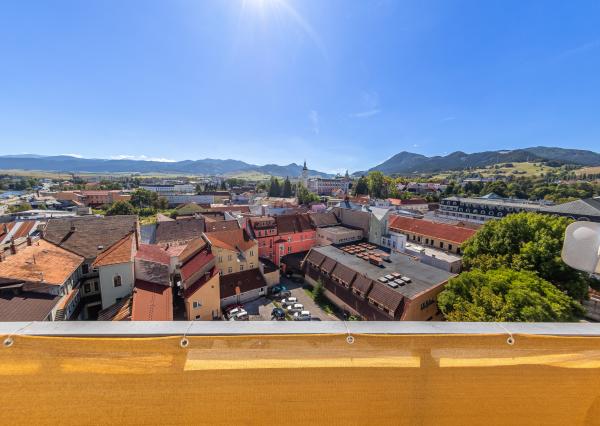Moderný 2-izbový byt s nádherným výhľadom v centre Ružomberka