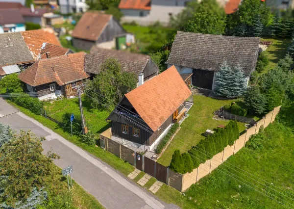Liptovská chalupa s pozemkom, humnom a kompletným zariadením, Jakubovany